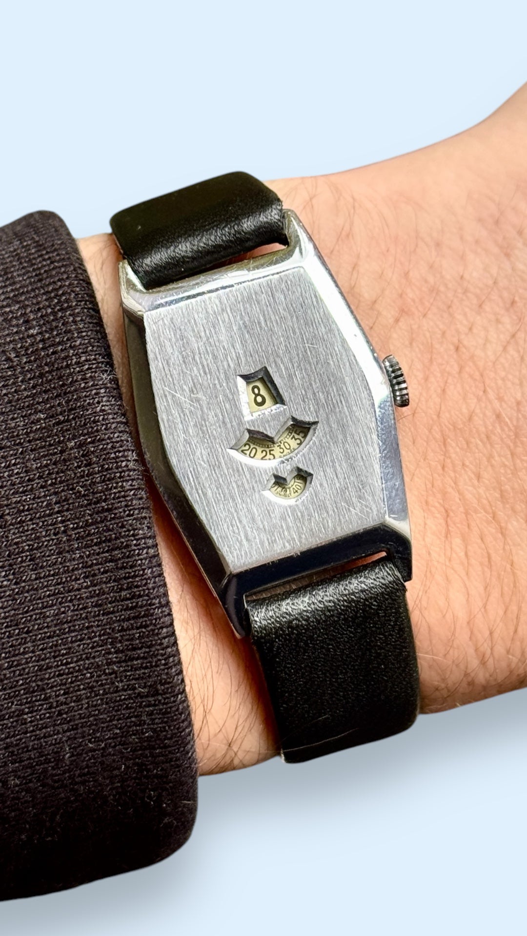 (RÉSERVÉE) Tank Anonyme à Guichets