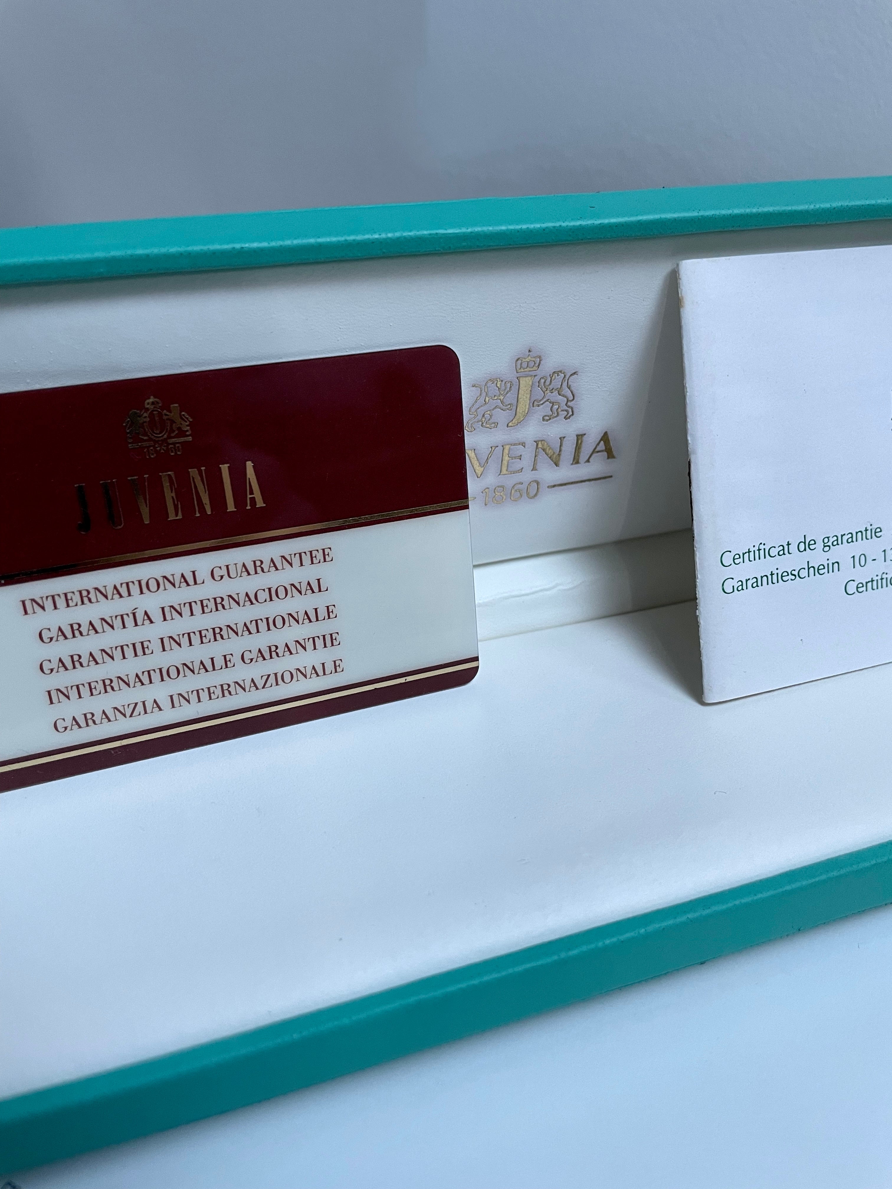 Juvenia onyx or 18k Seconde Vintage