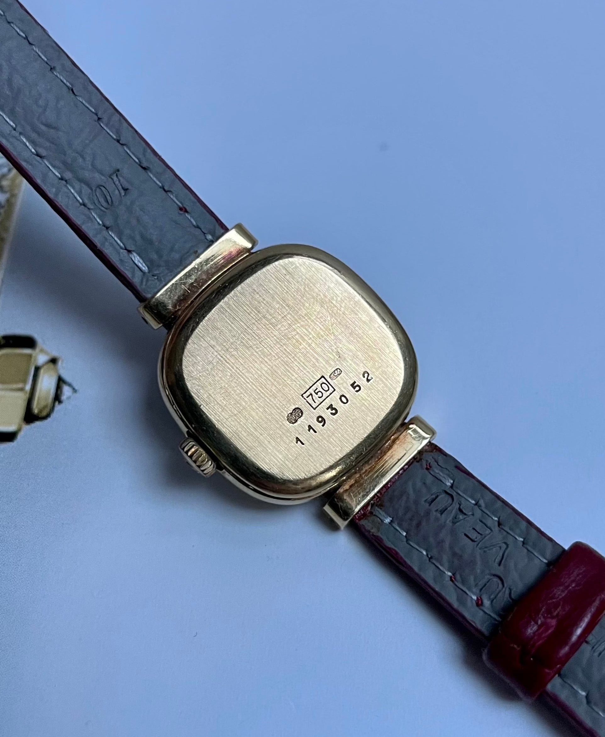 Juvenia onyx or 18k Seconde Vintage