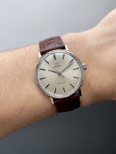 Load image into Gallery viewer, (SOLD OUT) Omega Genève 135.019 Seconde Vintage
